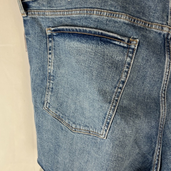 NWT: old navy High-Waisted O.G. Straight Ripped Cut-Off Jean Shorts $40 (26) - Picture 11 of 13